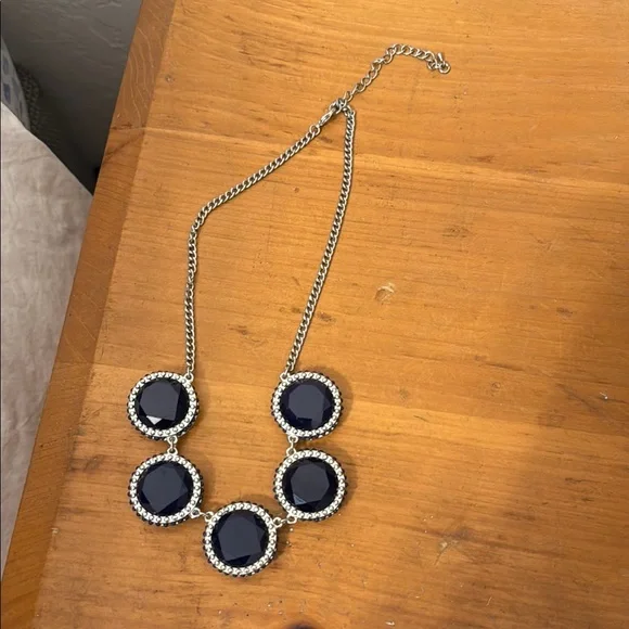 Elegant Silver and Black Necklace - Picture 1 of 1